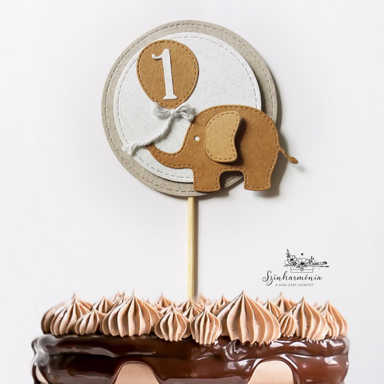Térhatású tortabeszúró - Barna elefánt (évszámos)